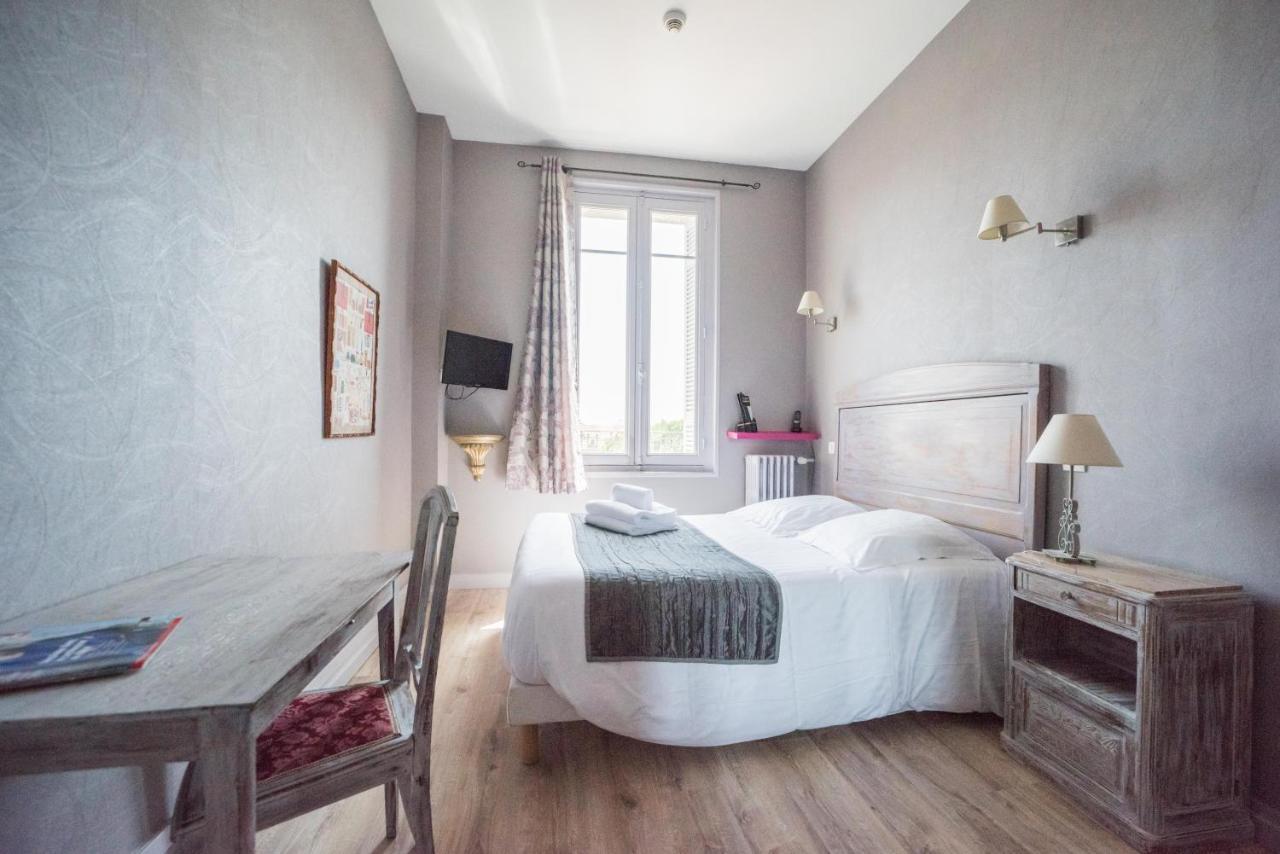Hotel Souvenirs De Familles Saintes Εξωτερικό φωτογραφία