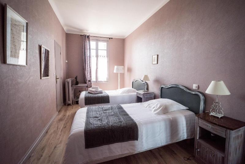 Hotel Souvenirs De Familles Saintes Εξωτερικό φωτογραφία