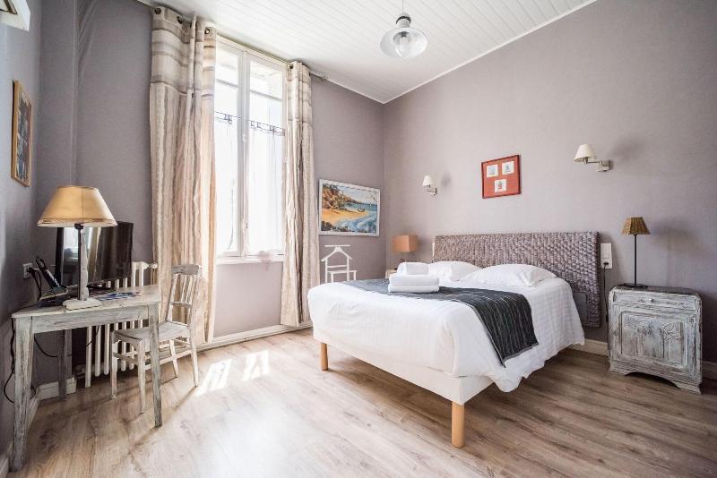 Hotel Souvenirs De Familles Saintes Εξωτερικό φωτογραφία