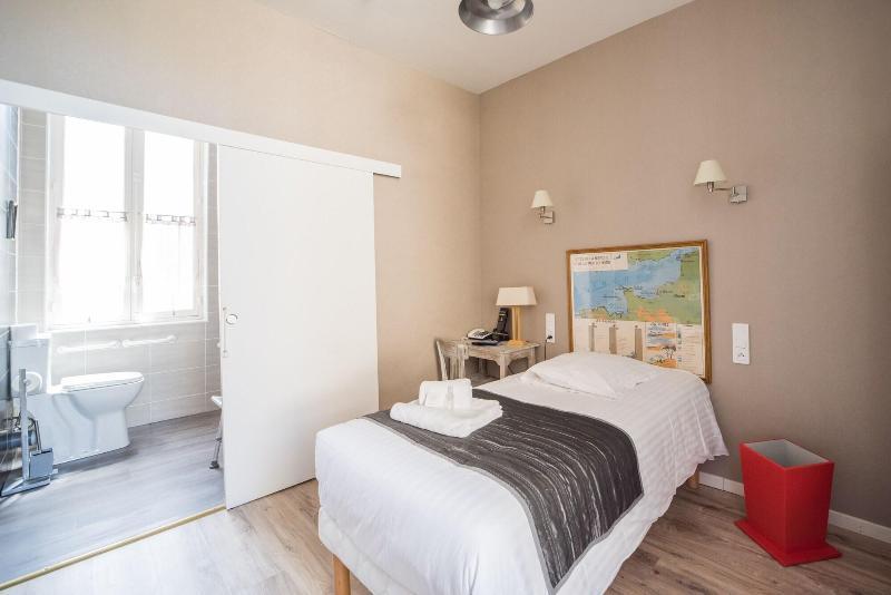 Hotel Souvenirs De Familles Saintes Εξωτερικό φωτογραφία