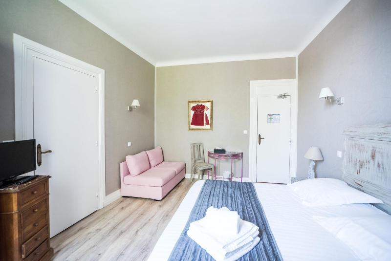 Hotel Souvenirs De Familles Saintes Εξωτερικό φωτογραφία