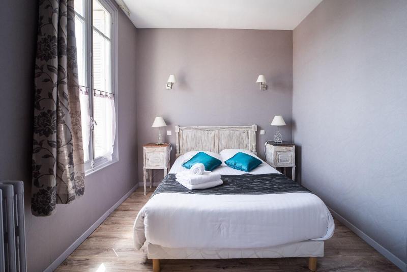 Hotel Souvenirs De Familles Saintes Εξωτερικό φωτογραφία
