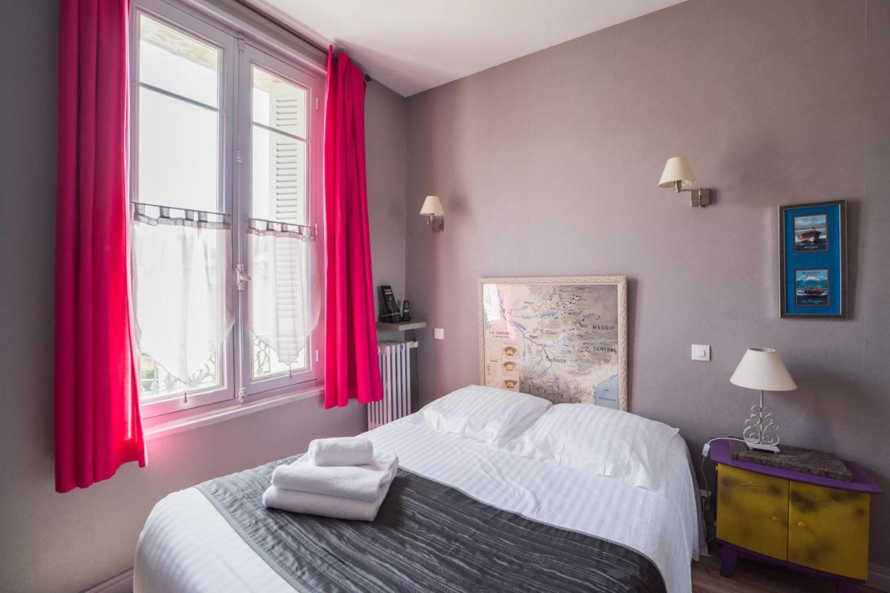 Hotel Souvenirs De Familles Saintes Εξωτερικό φωτογραφία