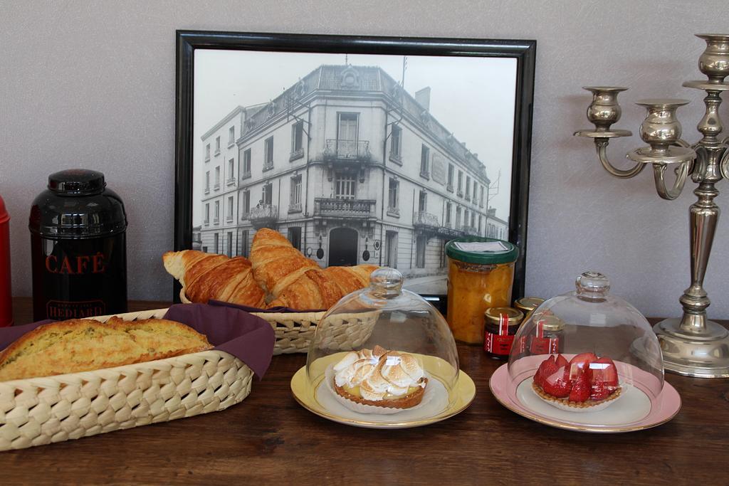 Hotel Souvenirs De Familles Saintes Εξωτερικό φωτογραφία