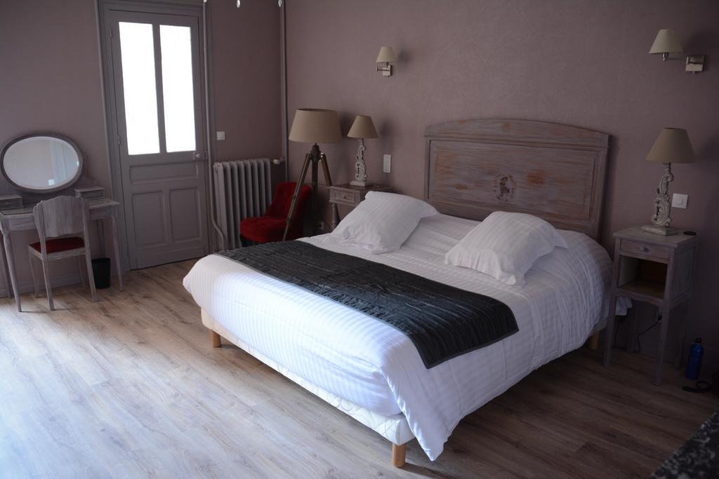 Hotel Souvenirs De Familles Saintes Εξωτερικό φωτογραφία