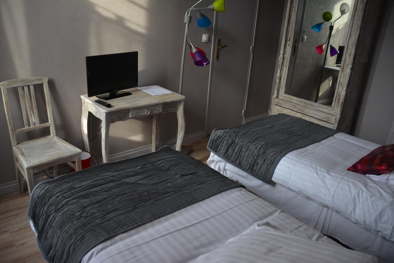 Hotel Souvenirs De Familles Saintes Εξωτερικό φωτογραφία