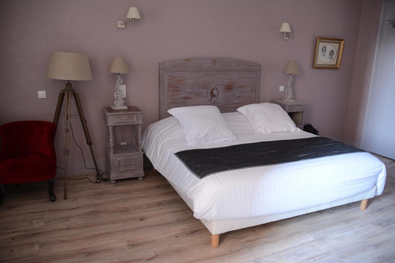 Hotel Souvenirs De Familles Saintes Εξωτερικό φωτογραφία