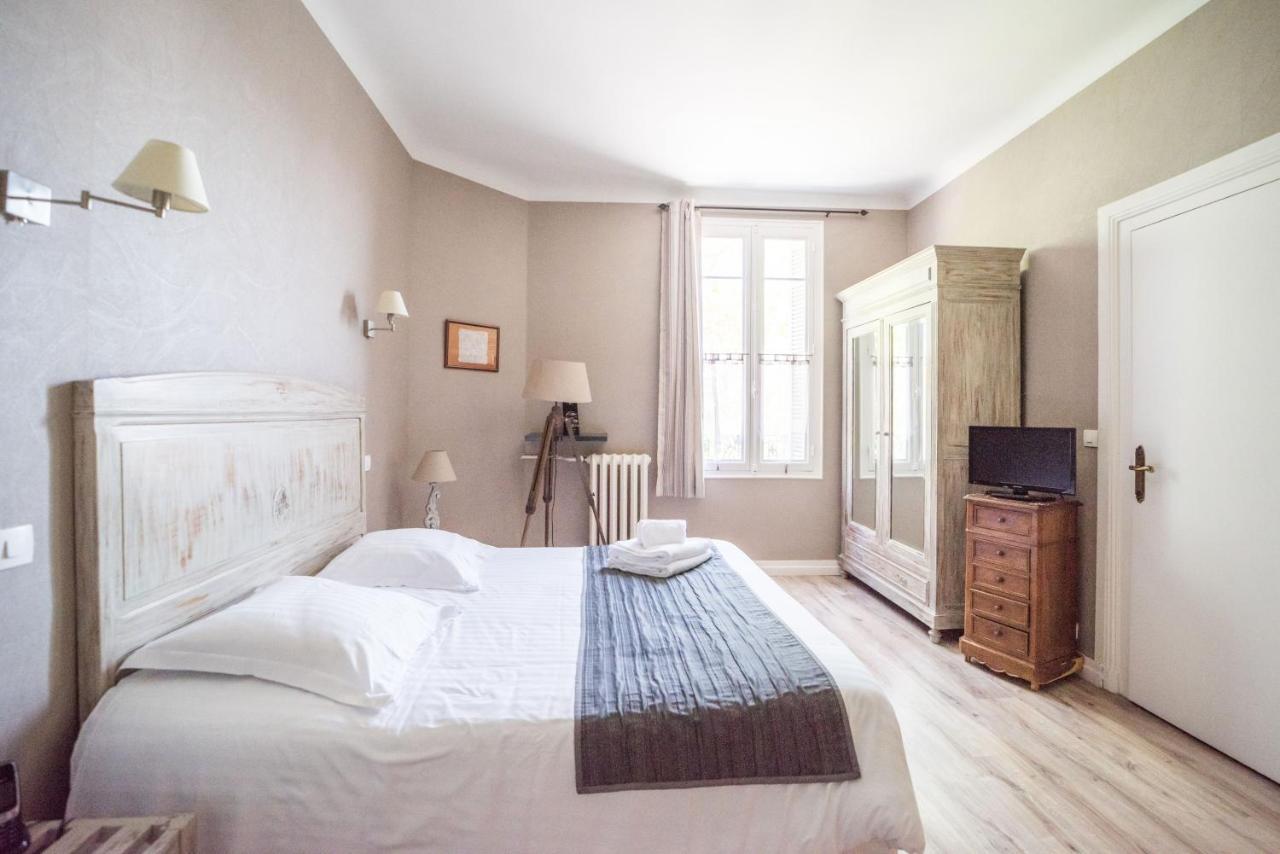 Hotel Souvenirs De Familles Saintes Εξωτερικό φωτογραφία